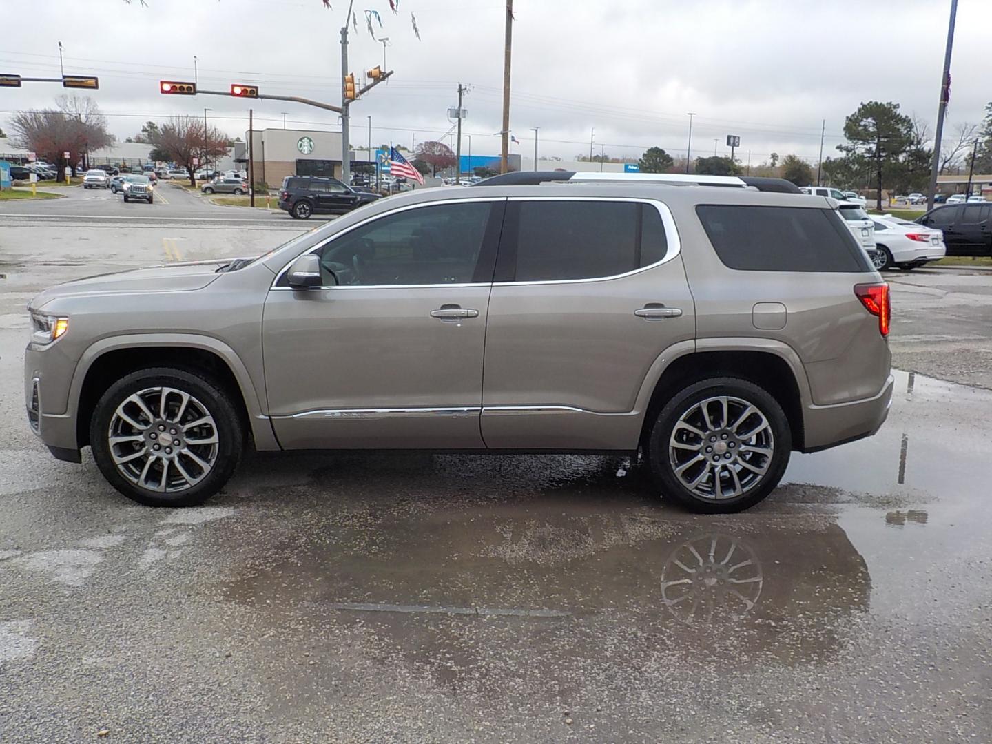 2022 Tan /Black GMC Acadia Denalli (1GKKNPL42NZ) with an 2.0L Turbo engine, Automatic transmission, located at 1617 W Church Street, Livingston, TX, 77351, (936) 327-3600, 30.710995, -94.951157 - ONE OWNER!! LOCALLY OWNED!! These folks took EXCEPTIONAL care of this vehicle! Did I mention this is a Denalli! Ride in style! - Photo#4